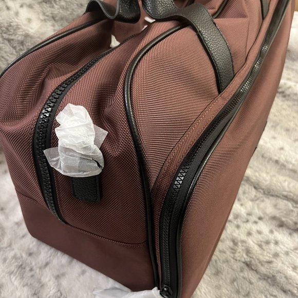 TED BAKER Legally Nylon Holdall Duffle Bag 20x12x9' MSRP$259 Oxblood GreatReview - Picture 3 of 9